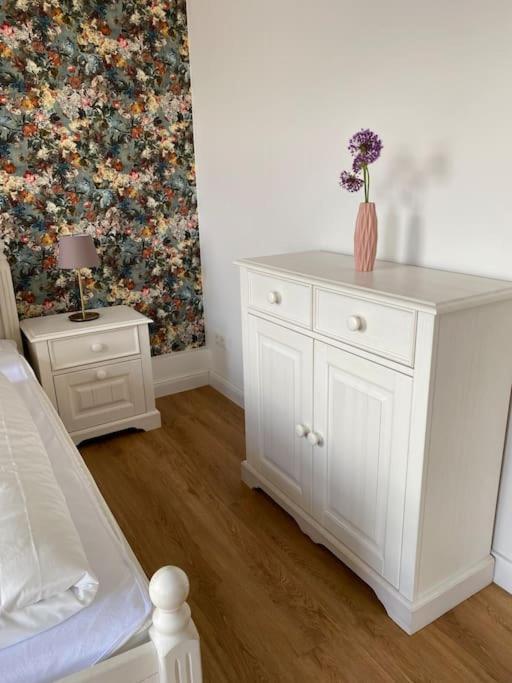 2-Zimmer Zentral In Ferdinandshof, Wlan Modern 外观 照片