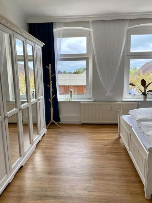 2-Zimmer Zentral In Ferdinandshof, Wlan Modern 外观 照片