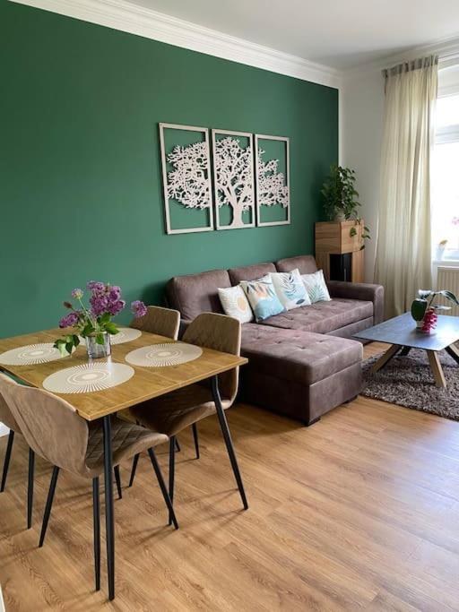 2-Zimmer Zentral In Ferdinandshof, Wlan Modern 外观 照片